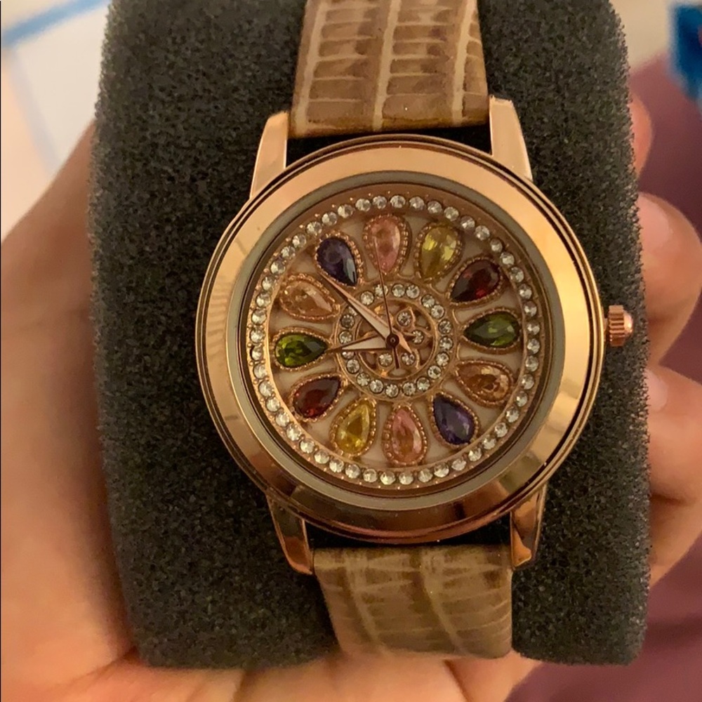 Watch - Picture 3 of 3
